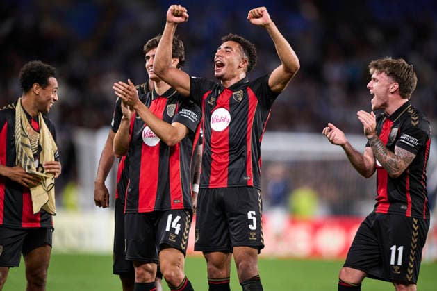 Real Sociedad de Futbol v AFC Bournemouth - UEFA Europa League 2026 27 League Phase MD1 James Hill of AFC Bournemouth celebrates the victory during the UEFA Europa League 2026 27 Phase MD1 match between Real Sociedad and AFC Bournemouth at Estadio Anoeta in San Sebastian, Spain, on September 17, 2026. San Sebastian Spain  Copyright: xCesarxOrtizxGonzalezx originalFilename:ortizgonzalez-realsoci260917_npvJf.jpg
