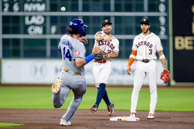 September 17, 2026, Houston, Texas, USA: Houston Astros second baseman JOSE ALTUVE (27) executes a double play during the first inning against the Kansas City Royals at Daikin Park. MLB, Baseball Herren, USA 2026: Houston Astros Vs. Kansas City Royals  - ZUMAh306 20260917_zsp_h306_002 Copyright: xOscarxHerrerax