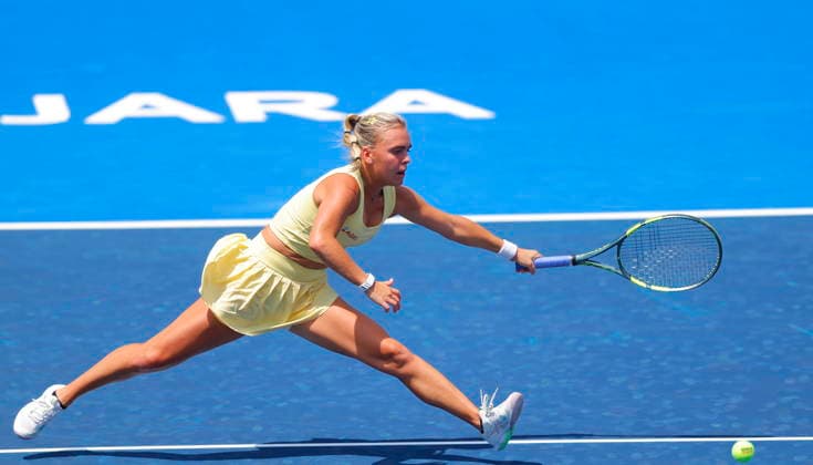 Guadalajara Open tennis tournament Sara Bejlek of the Czech Republic returns a ball against Cristina Bucsa of Spain during a quarterfinal match at the Guadalajara WTA, Tennis Damen 500 in Guadalajara, Mexico, 17 September 2026. GUADALAJARA Mexico  Copyright: xFRANCISCOxGUASCOx