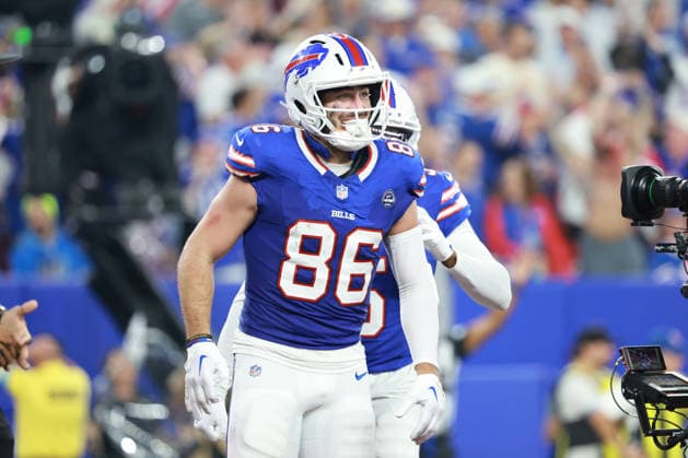 Detroit Lions vs Buffalo Bills ORCHARD PARK, NEW YORK - SEPTEMBER 17: Tight end Dalton Kincaid 86 reacts after scoring a touchdown during the first half of an NFL, American Football Herren, USA football game between the Detroit Lions and the Buffalo Billsat Highmark Stadium in Orchard Park, New York, USA, on Thursday, September 17, 2026 Orchard Park New York United States  Copyright: xJorgexLemusx originalFilename:lemus-detroitl260917_npUiY.jpg