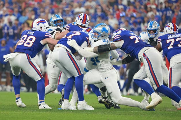 Detroit Lions vs Buffalo Bills ORCHARD PARK, NEW YORK - SEPTEMBER 17: Quarterback Josh Allen 17 of the Buffalo Bills gets sacked by defensive end Aidan Hutchinson 97 of the Detroit Lions during the first half of an NFL, American Football Herren, USA football game between the Detroit Lions and the Buffalo Billsat Highmark Stadium in Orchard Park, New York, USA, on Thursday, September 17, 2026 Orchard Park New York United States  Copyright: xJorgexLemusx originalFilename:lemus-detroitl260917_np2nO.jpg