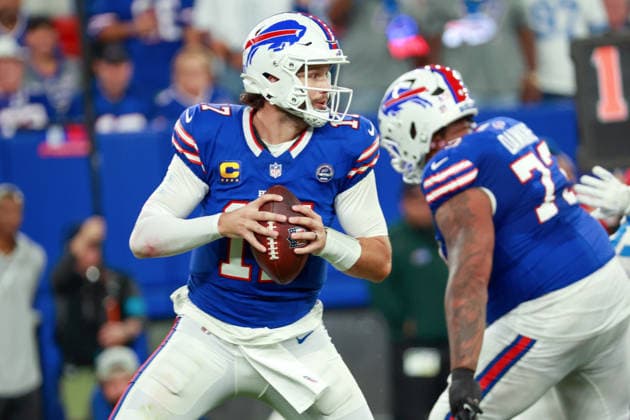 Detroit Lions vs Buffalo Bills ORCHARD PARK, NEW YORK - SEPTEMBER 17: Quarterback Josh Allen (17) of the Buffalo Bills looks to pass during an NFL, American Football Herren, USA football game between the Detroit Lions and the Buffalo Billsat Highmark Stadium in Orchard Park, New York, USA, on Thursday, September 17, 2026 Orchard Park New York United States  Copyright: xAmyxLemusx originalFilename:lemus-detroitl260917_npNGD.jpg