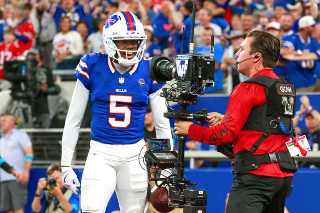 Detroit Lions vs Buffalo Bills ORCHARD PARK, NEW YORK - SEPTEMBER 17: Wide receiver Joshua Palmer (5) of the Buffalo Bills celebrates his touchdown during an NFL, American Football Herren, USA football game between the Detroit Lions and the Buffalo Billsat Highmark Stadium in Orchard Park, New York, USA, on Thursday, September 17, 2026 Orchard Park New York United States  Copyright: xAmyxLemusx originalFilename:lemus-detroitl260917_nprOO.jpg