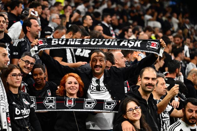 Besiktas v Olympique Marseille - UEFA Europa League ISTANBUL, TURKIYE - SEPTEMBER 17: Besiktas supporters cheer for their team during the UEFA Europa League Week 1 match between Besiktas and Olympique Marseille at Tupras Stadium in Istanbul, Turkiye, on September 17, 2026. Esra Bilgin Anadolu Istanbul Turkey. Editorial use only. Please get in touch for any other usage.  Copyright: x2026xAnadoluxEsraxBilginx