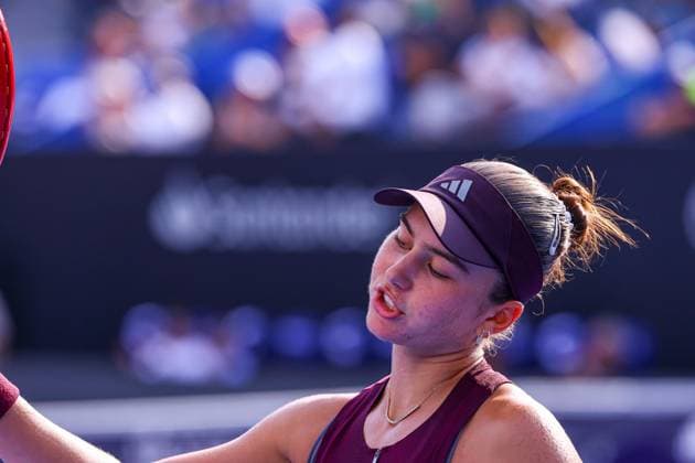September 17, 2026: TO-45153- GUADALAJARA 2026. .La estadounidense Iva Jovic dio un paso m& xe1;s en la defensa de su t& xed;tulo en el Guadalajara Open 2026, luego de imponerse a la turca Zeynep S& xf6;nmez por 7-6(5) y 6-4, en los octavos de final del torneo disputado sobre la cancha dura del Centro Panamericano de Tenis. Jovic, segunda sembrada y campeona de la edici& xf3;n anterior, tuvo que emplearse a fondo ante una combativa S& xf6;nmez, pero respondi& xf3; en los momentos decisivos para quedarse con la victoria en un encuentro de dos horas y ocho minutos. Con este resultado, la estadounidense asegur& xf3; su lugar en los cuartos de final y mantiene firme su intenci& xf3;n de repetir el campeonato en Guadalajara..Guadalajara, Jalisco. Clasos.com.mx - ZUMAcs4_ 20260917_faa_cs4_025 Copyright: xDiegoxMorenox