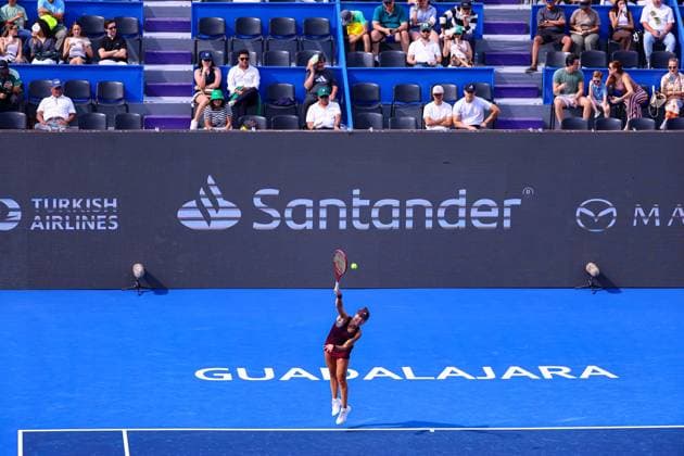 September 17, 2026: TO-45153- GUADALAJARA 2026. .La estadounidense Iva Jovic dio un paso m& xe1;s en la defensa de su t& xed;tulo en el Guadalajara Open 2026, luego de imponerse a la turca Zeynep S& xf6;nmez por 7-6(5) y 6-4, en los octavos de final del torneo disputado sobre la cancha dura del Centro Panamericano de Tenis. Jovic, segunda sembrada y campeona de la edici& xf3;n anterior, tuvo que emplearse a fondo ante una combativa S& xf6;nmez, pero respondi& xf3; en los momentos decisivos para quedarse con la victoria en un encuentro de dos horas y ocho minutos. Con este resultado, la estadounidense asegur& xf3; su lugar en los cuartos de final y mantiene firme su intenci& xf3;n de repetir el campeonato en Guadalajara..Guadalajara, Jalisco. Clasos.com.mx Sports News - September 17, 2026  - ZUMAcs4_ 20260917_faa_cs4_030 Copyright: xDiegoxMorenox