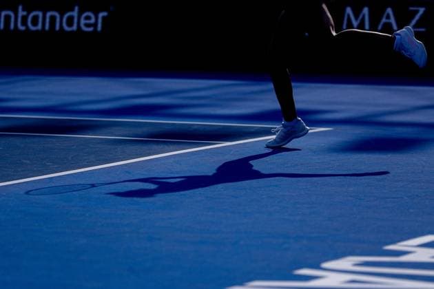 September 17, 2026: TO-45153- GUADALAJARA 2026. .La estadounidense Iva Jovic dio un paso m& xe1;s en la defensa de su t& xed;tulo en el Guadalajara Open 2026, luego de imponerse a la turca Zeynep S& xf6;nmez por 7-6(5) y 6-4, en los octavos de final del torneo disputado sobre la cancha dura del Centro Panamericano de Tenis. Jovic, segunda sembrada y campeona de la edici& xf3;n anterior, tuvo que emplearse a fondo ante una combativa S& xf6;nmez, pero respondi& xf3; en los momentos decisivos para quedarse con la victoria en un encuentro de dos horas y ocho minutos. Con este resultado, la estadounidense asegur& xf3; su lugar en los cuartos de final y mantiene firme su intenci& xf3;n de repetir el campeonato en Guadalajara..Guadalajara, Jalisco. Clasos.com.mx Sports News - September 17, 2026  - ZUMAcs4_ 20260917_faa_cs4_038 Copyright: xDiegoxMorenox