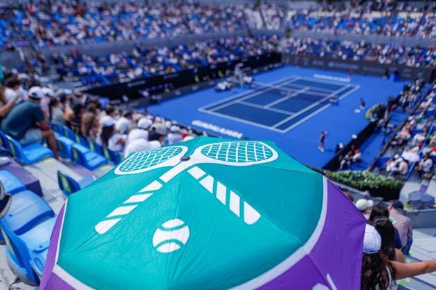 September 17, 2026: TO-45153- GUADALAJARA 2026. .La estadounidense Iva Jovic dio un paso m& xe1;s en la defensa de su t& xed;tulo en el Guadalajara Open 2026, luego de imponerse a la turca Zeynep S& xf6;nmez por 7-6(5) y 6-4, en los octavos de final del torneo disputado sobre la cancha dura del Centro Panamericano de Tenis. Jovic, segunda sembrada y campeona de la edici& xf3;n anterior, tuvo que emplearse a fondo ante una combativa S& xf6;nmez, pero respondi& xf3; en los momentos decisivos para quedarse con la victoria en un encuentro de dos horas y ocho minutos. Con este resultado, la estadounidense asegur& xf3; su lugar en los cuartos de final y mantiene firme su intenci& xf3;n de repetir el campeonato en Guadalajara..Guadalajara, Jalisco. Clasos.com.mx - ZUMAcs4_ 20260917_faa_cs4_050 Copyright: xDiegoxMorenox