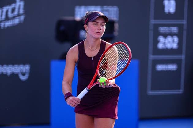 September 17, 2026: TO-45153- GUADALAJARA 2026. .La estadounidense Iva Jovic dio un paso m& xe1;s en la defensa de su t& xed;tulo en el Guadalajara Open 2026, luego de imponerse a la turca Zeynep S& xf6;nmez por 7-6(5) y 6-4, en los octavos de final del torneo disputado sobre la cancha dura del Centro Panamericano de Tenis. Jovic, segunda sembrada y campeona de la edici& xf3;n anterior, tuvo que emplearse a fondo ante una combativa S& xf6;nmez, pero respondi& xf3; en los momentos decisivos para quedarse con la victoria en un encuentro de dos horas y ocho minutos. Con este resultado, la estadounidense asegur& xf3; su lugar en los cuartos de final y mantiene firme su intenci& xf3;n de repetir el campeonato en Guadalajara..Guadalajara, Jalisco. Clasos.com.mx - ZUMAcs4_ 20260917_faa_cs4_056 Copyright: xDiegoxMorenox