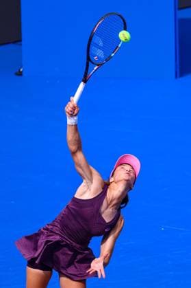September 17, 2026: TO-45153- GUADALAJARA 2026. .La estadounidense Iva Jovic dio un paso m& xe1;s en la defensa de su t& xed;tulo en el Guadalajara Open 2026, luego de imponerse a la turca Zeynep S& xf6;nmez por 7-6(5) y 6-4, en los octavos de final del torneo disputado sobre la cancha dura del Centro Panamericano de Tenis. Jovic, segunda sembrada y campeona de la edici& xf3;n anterior, tuvo que emplearse a fondo ante una combativa S& xf6;nmez, pero respondi& xf3; en los momentos decisivos para quedarse con la victoria en un encuentro de dos horas y ocho minutos. Con este resultado, la estadounidense asegur& xf3; su lugar en los cuartos de final y mantiene firme su intenci& xf3;n de repetir el campeonato en Guadalajara..Guadalajara, Jalisco. Clasos.com.mx Sports News - September 17, 2026  - ZUMAcs4_ 20260917_faa_cs4_071 Copyright: xDiegoxMorenox
