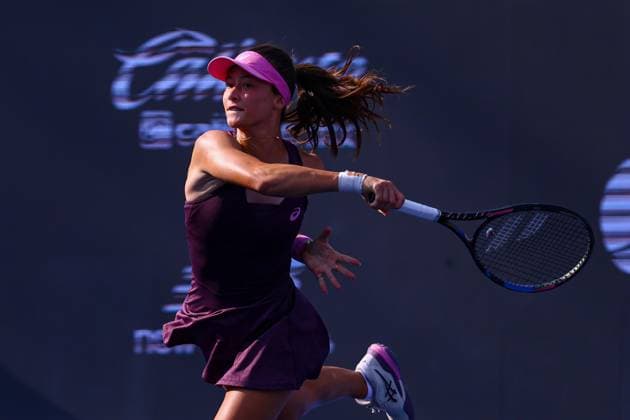 September 17, 2026: TO-45153- GUADALAJARA 2026. .La estadounidense Iva Jovic dio un paso m& xe1;s en la defensa de su t& xed;tulo en el Guadalajara Open 2026, luego de imponerse a la turca Zeynep S& xf6;nmez por 7-6(5) y 6-4, en los octavos de final del torneo disputado sobre la cancha dura del Centro Panamericano de Tenis. Jovic, segunda sembrada y campeona de la edici& xf3;n anterior, tuvo que emplearse a fondo ante una combativa S& xf6;nmez, pero respondi& xf3; en los momentos decisivos para quedarse con la victoria en un encuentro de dos horas y ocho minutos. Con este resultado, la estadounidense asegur& xf3; su lugar en los cuartos de final y mantiene firme su intenci& xf3;n de repetir el campeonato en Guadalajara..Guadalajara, Jalisco. Clasos.com.mx - ZUMAcs4_ 20260917_faa_cs4_075 Copyright: xDiegoxMorenox