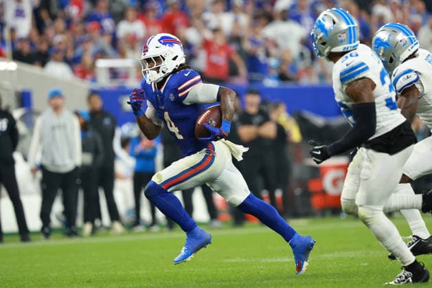 Detroit Lions vs Buffalo Bills ORCHARD PARK, NEW YORK - SEPTEMBER 17: Running back James Cook III 4 of the Buffalo Bills runs the ball during the second half of an NFL, American Football Herren, USA football game between the Detroit Lions and the Buffalo Billsat Highmark Stadium in Orchard Park, New York, USA, on Thursday, September 17, 2026 Orchard Park New York United States  Copyright: xJorgexLemusx originalFilename:lemus-detroitl260917_np2ld.jpg