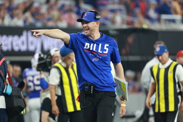 Detroit Lions vs Buffalo Bills ORCHARD PARK, NEW YORK - SEPTEMBER 17: Head coach Joe Brady of the Buffalo Bills reacts to a play during the second half of an NFL, American Football Herren, USA football game between the Detroit Lions and the Buffalo Billsat Highmark Stadium in Orchard Park, New York, USA, on Thursday, September 17, 2026 Orchard Park New York United States  Copyright: xJorgexLemusx originalFilename:lemus-detroitl260917_npski.jpg
