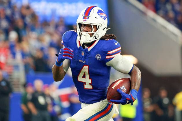 Detroit Lions vs Buffalo Bills ORCHARD PARK, NEW YORK - SEPTEMBER 17: Running back James Cook III (4) of the Buffalo Bills carries the ball during an NFL, American Football Herren, USA football game between the Detroit Lions and the Buffalo Billsat Highmark Stadium in Orchard Park, New York, USA, on Thursday, September 17, 2026 Orchard Park New York United States  Copyright: xAmyxLemusx originalFilename:lemus-detroitl260917_np91v.jpg