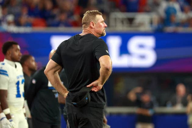 Detroit Lions vs Buffalo Bills ORCHARD PARK, NEW YORK - SEPTEMBER 17: Head coach Dan Campbell of the Detroit Lions looks over the field in the final second of an NFL, American Football Herren, USA football game between the Detroit Lions and the Buffalo Billsat Highmark Stadium in Orchard Park, New York, USA, on Thursday, September 17, 2026 Orchard Park New York United States  Copyright: xAmyxLemusx originalFilename:lemus-detroitl260917_npWAU.jpg