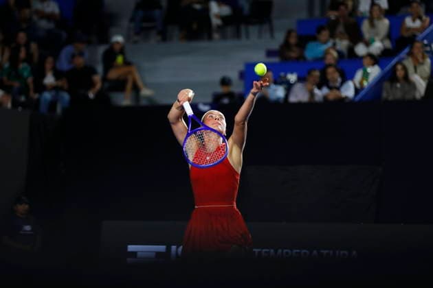 Guadalajara Open tennis tournament epaselect Marta Kostyuk of Ukraine serves against Liudmila Samsonova of Russia in a quarterfinal match at the Guadalajara Open WTA, Tennis Damen 500 in Guadalajara, Mexico, 17 September 2026. GUADALAJARA Mexico  Copyright: xFRANCISCOxGUASCOx