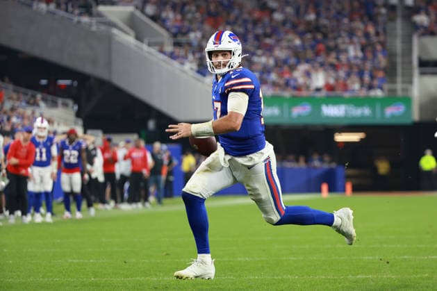 Detroit Lions vs Buffalo Bills ORCHARD PARK, NEW YORK - SEPTEMBER 17: Quarterback Josh Allen 17 of the Buffalo Bills carries the ball during the second half of an NFL, American Football Herren, USA football game between the Detroit Lions and the Buffalo Billsat Highmark Stadium in Orchard Park, New York, USA, on Thursday, September 17, 2026 Orchard Park New York United States  Copyright: xJorgexLemusx originalFilename:lemus-detroitl260917_npmRW.jpg