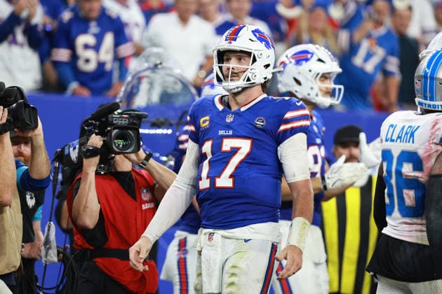 Detroit Lions vs Buffalo Bills ORCHARD PARK, NEW YORK - SEPTEMBER 17: Quarterback Josh Allen 17 of the Buffalo Bills reacts after scoring a touchdown during the second half of an NFL, American Football Herren, USA football game between the Detroit Lions and the Buffalo Billsat Highmark Stadium in Orchard Park, New York, USA, on Thursday, September 17, 2026 Orchard Park New York United States  Copyright: xJorgexLemusx originalFilename:lemus-detroitl260917_nppL2.jpg