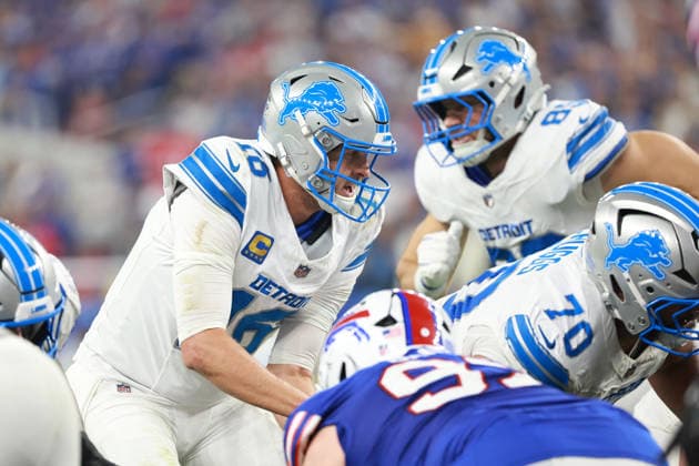 Detroit Lions vs Buffalo Bills ORCHARD PARK, NEW YORK - SEPTEMBER 17: Quarterback Jared Goff 16 of the Detroit Lions calls a play during the second half of an NFL, American Football Herren, USA football game between the Detroit Lions and the Buffalo Billsat Highmark Stadium in Orchard Park, New York, USA, on Thursday, September 17, 2026 Orchard Park New York United States  Copyright: xJorgexLemusx originalFilename:lemus-detroitl260917_npSN3.jpg