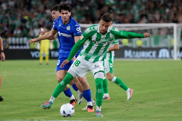 Real Betis Balompie v Getafe CF - LaLiga EA Sports 2026 27 Nelson Deossa of Real Betis competes for the ball during the La Liga EA Sports match between Real Betis and Getafe CF at La Cartuja Stadium in Seville, Spain, on September 17, 2026. Seville Spain  Copyright: xJosexLuisxContrerasx originalFilename:joseluiscontreras-realbeti260917_np91i.jpg