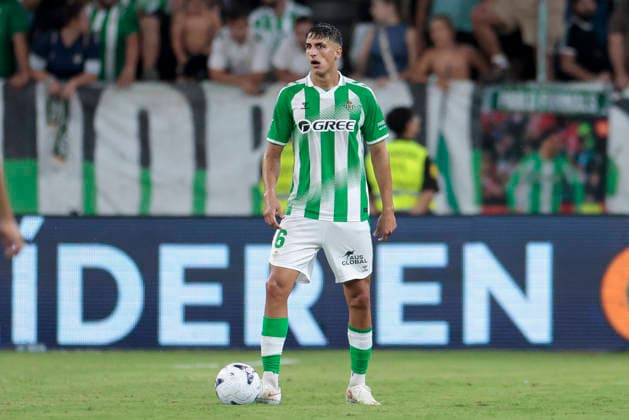 Real Betis Balompie v Getafe CF - LaLiga EA Sports 2026 27 Facundo Bernal of Real Betis controls the ball during the La Liga EA Sports match between Real Betis and Getafe CF at La Cartuja Stadium in Seville, Spain, on September 17, 2026. Seville Spain  Copyright: xJosexLuisxContrerasx originalFilename:joseluiscontreras-realbeti260917_npgYe.jpg