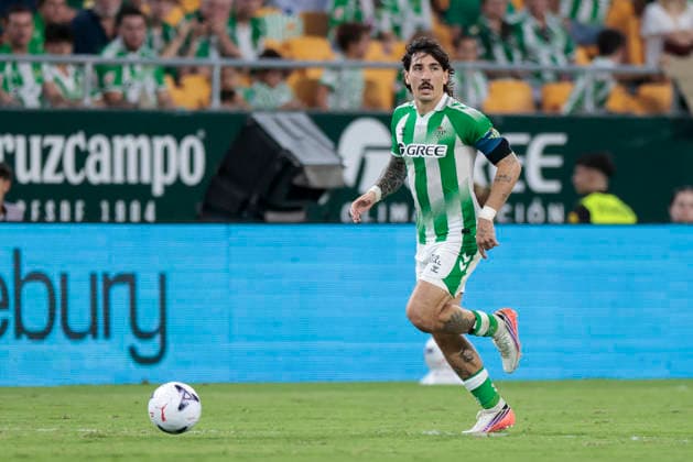 Real Betis Balompie v Getafe CF - LaLiga EA Sports 2026 27 Hector Bellerin of Real Betis runs with the ball during the La Liga EA Sports match between Real Betis and Getafe CF at La Cartuja Stadium in Seville, Spain, on September 17, 2026. Seville Spain  Copyright: xJosexLuisxContrerasx originalFilename:joseluiscontreras-realbeti260917_npoSP.jpg