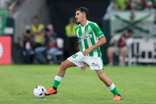 Real Betis Balompie v Getafe CF - LaLiga EA Sports 2026 27 Dani Ceballos of Real Betis runs with the ball during the La Liga EA Sports match between Real Betis and Getafe CF at La Cartuja Stadium in Seville, Spain, on September 17, 2026. Seville Spain  Copyright: xJosexLuisxContrerasx originalFilename:joseluiscontreras-realbeti260917_npsOK.jpg