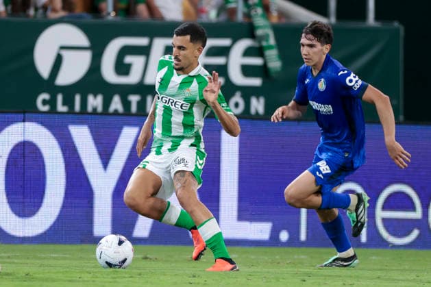 Real Betis Balompie v Getafe CF - LaLiga EA Sports 2026 27 Dani Ceballos of Real Betis battles for the ball during the La Liga EA Sports match between Real Betis and Getafe CF at La Cartuja Stadium in Seville, Spain, on September 17, 2026. Seville Spain  Copyright: xJosexLuisxContrerasx originalFilename:joseluiscontreras-realbeti260917_npy6Y.jpg