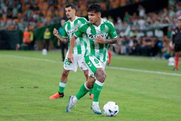 Real Betis Balompie v Getafe CF - LaLiga EA Sports 2026 27 Cucho Hernandez of Real Betis runs with the ball during the La Liga EA Sports match between Real Betis and Getafe CF at La Cartuja Stadium in Seville, Spain, on September 17, 2026. Seville Spain  Copyright: xJosexLuisxContrerasx originalFilename:joseluiscontreras-realbeti260917_npyKP.jpg