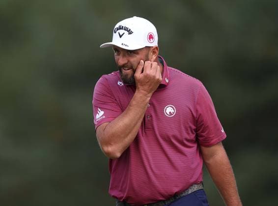 BMW PGA, Golf Herren Championship 2026 - Day One SURREY, ENGLAND, SEPTEMBER 17: Jon Rahm of Spain looks disappointed & dejected on the 7th hole during The DP World Tour BMW PGA Championship Day One at Wentworth Golf Club, Virginia Water, Surrey, England, on September 17. (Photo by Daniel Weir) Surrey Wentworth Golf Course England Copyright: xDanielxWeir SportsxPressxPhotox Sportspressphoto_SPR233930