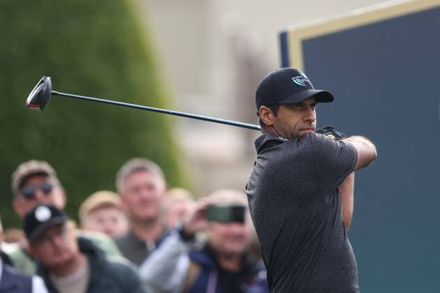 BMW PGA, Golf Herren Championship 2026 - Day One SURREY, ENGLAND, SEPTEMBER 17: Aaron Rai of England tee’s off on the 1st hole during The DP World Tour BMW PGA Championship Day One at Wentworth Golf Club, Virginia Water, Surrey, England, on September 17. (Photo by Daniel Weir) Surrey Wentworth Golf Course England Copyright: xDanielxWeir SportsxPressxPhotox Sportspressphoto_SPR233907