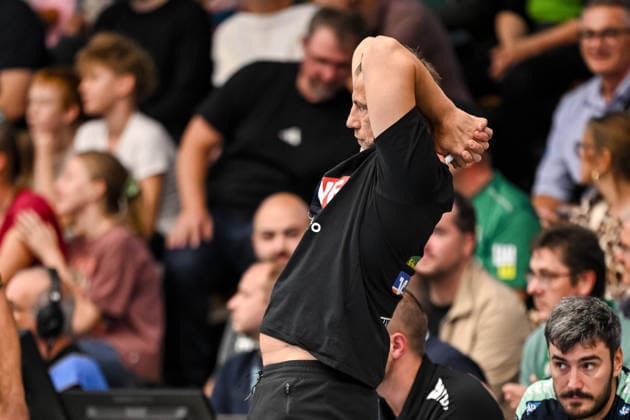 Göppingen, Germany, September 17, 2026: Coach Maik Machulla of Rhein Neckar Löwen gestures, gesturing during the Opel Handball Bundesliga match between FRISCH AUF Goeppingen and Rhein Neckar Loewen at the EWS Arena on September 17, 2026, in Goeppingen, Germany. Photo by Harry Langer, DeFodi Images. Goeppingen, Germany, September 17, 2026: Coach Maik Machulla of Rhein Neckar Löwen gestures during the Opel Handball Bundesliga match between FRISCH AUF Göppingen and Rhein Neckar Löwen at the EWS Arena on September 17, 2026 in Göppingen, Germany Photo by Harry Langer, DeFodi Images Photo by Harry Langer, DeFodi Images