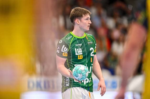 Göppingen, Germany, September 17, 2026—Oskar Neudeck of FRISCH AUF Göppingen in action, on the ball, a solo play during the Opel Handball Bundesliga match between FRISCH AUF Goeppingen and Rhein Neckar Löwen at the EWS Arena on September 17, 2026, in Goeppingen, Germany. Photo by Harry Langer, DeFodi Images. Goeppingen, Germany, September 17, 2026 Oskar Neudeck of FRISCH AUF Goeppingen controls the ball during the Opel Handball Bundesliga match between FRISCH AUF Goeppingen and Rhein Neckar Löwen at the EWS Arena on September 17, 2026 in Göppingen, Germany. Photo by Harry Langer, DeFodi Images. Photo by Harry Langer, DeFodi Images.