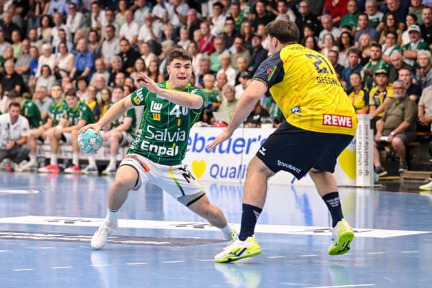 Göppingen, Germany, September 17, 2026—Elias Newel of FRISCH AUF Goeppingen and Aron Seesing of Rhein Neckar Löwen go head-to-head during the Opel Handball Bundesliga match between FRISCH AUF Goeppingen and Rhein Neckar Löwen at the EWS Arena onSeptember 7, 2026, in Goeppingen, Germany. Photo by Harry Langer, DeFodi Images. Goeppingen, Germany, September 17, 2026: Elias Newel of FRISCH AUF Goeppingen and Aron Seesing of Rhein Neckar Loewen battle for the ball during the Opel Handball Bundesliga match between FRISCH AUF Goeppingen and Rhein Neckar Loewen at the EWS Arena on September 17, 2026 in Göppingen, Germany Photo by Harry Langer, DeFodi Images Photo by Harry Langer, DeFodi Images