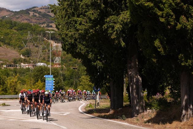 The pack rides cycles during the Giro d™Abruzzo, stage 4 from Silvi to Controguerra (182 km) - Abruzzo, Italy - Friday, September 18, 2026. - cycling.  Copyright: xFabioxFerrari LaPressex