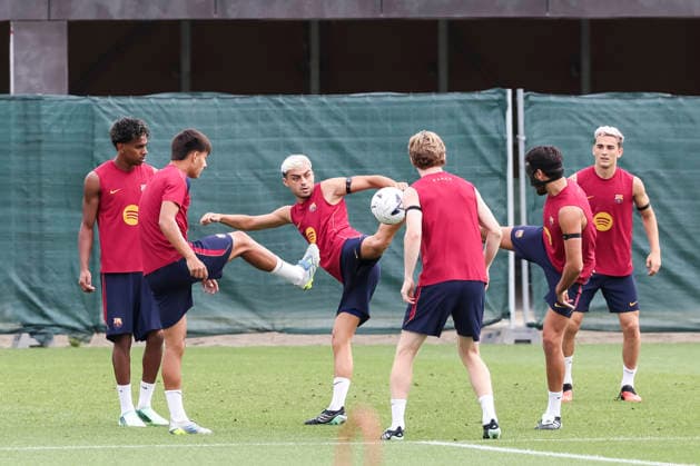 September 18, 2026, Sant Joan Despi, Barcelona, Spain: Pedri, Lamine Yamal, Brian Farinas, Eric Garcia and Gavi during the training day of FC Barcelona, Barca ahead the Spanish League, Laliga EA Sports, football match against Sevilla FC at Ciudad Esportiva Joan Gamper on September 18, 2026 in Sant Joan Despi, Barcelona, Spain. Sant Joan Despi Spain - ZUMAa181 20260918_zaa_a181_005 Copyright: xJavierxBorregox