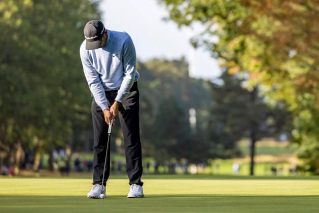 Golf - DP World Tour (European Tour) ˜Rolex Series™ - 2026 BMW PGA, Golf Herren Championship - Second Round - West Course, Wentworth Club - Friday 18th September 2026 Justin Rose putting on the 16th green COLORSPORT DANIEL BEARHAM  cspDB_BMWPGA_R2_180926_