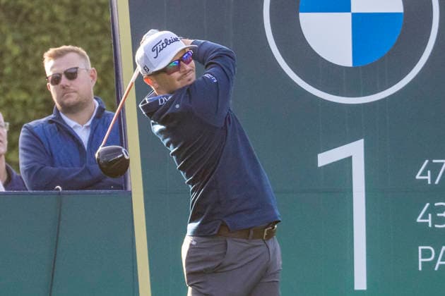 Golf - DP World Tour (European Tour) ˜Rolex Series™ - 2026 BMW PGA, Golf Herren Championship - Second Round - West Course, Wentworth Club - Friday 18th September 2026 Ewen Ferguson (Scotland) tees off from the first hole COLORSPORT DANIEL BEARHAM  cspDB_BMWPGA_R2_180926_
