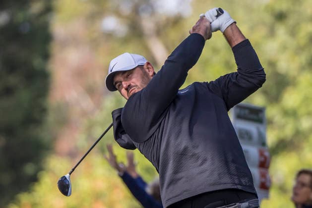 Golf - DP World Tour (European Tour) ˜Rolex Series™ - 2026 BMW PGA, Golf Herren Championship - Second Round - West Course, Wentworth Club - Friday 18th September 2026 Brooks Koepka swings for his tee shot from the 17th hole as strikes the ball COLORSPORT DANIEL BEARHAM  cspDB_BMWPGA_R2_180926_