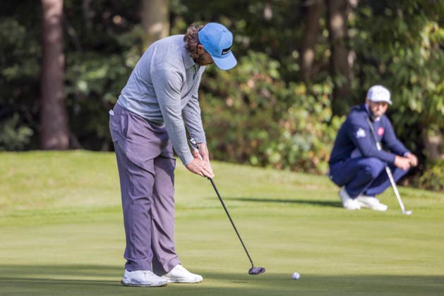 Golf - DP World Tour (European Tour) ˜Rolex Series™ - 2026 BMW PGA, Golf Herren Championship - Second Round - West Course, Wentworth Club - Friday 18th September 2026 Tommy Fleetwood (ENG) putting on the 16th green COLORSPORT DANIEL BEARHAM  cspDB_BMWPGA_R2_180926_