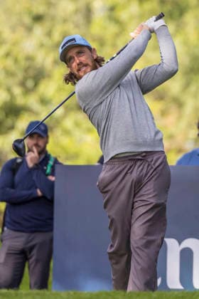 Golf - DP World Tour (European Tour) ˜Rolex Series™ - 2026 BMW PGA, Golf Herren Championship - Second Round - West Course, Wentworth Club - Friday 18th September 2026 Tommy Fleetwood (ENG) with his tee shot from the 17th hole COLORSPORT DANIEL BEARHAM  cspDB_BMWPGA_R2_180926_