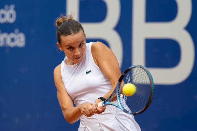 BBVA Open Internacional of Valencia Quarter Final Clara Burel from France against Guiomar Maristany Zuleta de Reales from Spain in action during the BBVA Open Internacional of Valencia Quarter Final at Sporting Tennis Valencia, (Valencia ) on September 18, 2026. Copyright: xVicentexVidalxFernandezx
