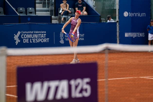BBVA Open Internacional of Valencia Quarter Final Guiomar Maristany Zuleta de Reales from Spain against Clara Burel from France in action during the BBVA Open Internacional of Valencia Quarter Final at Sporting Tennis Valencia, (Valencia ) on September 18, 2026. Copyright: xVicentexVidalxFernandezx