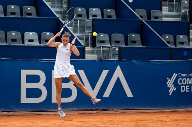BBVA Open Internacional of Valencia Quarter Final Clara Burel from France against Guiomar Maristany Zuleta de Reales from Spain in action during the BBVA Open Internacional of Valencia Quarter Final at Sporting Tennis Valencia, (Valencia ) on September 18, 2026. Copyright: xVicentexVidalxFernandezx