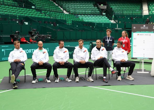 Davis Cup Draw Ceremony: Germany vs. Croatia; Team Germany (from left to right): Kevin Krawietz, Tim Puetz, Daniel Altmaier, Yannik Hanfmann, Alexander Zverev; Team Captain Michael Kohlmann; Heristo Arena, Halle Westf, Germany Copyright: xJuergenxHasenkopfx