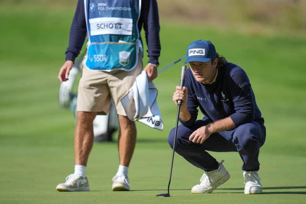 VIRGINIA WATER, ENGLAND - SEPTEMBER 18: Freddy Schott (GER) lines up a putt on the fifteenth green during Round 2 at the BMW PGA, Golf Herren Championship at Wentworth Golf Club, Virginia Water on September 18, 2026 in Surrey, England The BMW PGA Championship