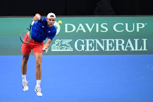 Jakub Mensik (CZE) playes against Learner Tien (USA) in the game of the 2026 Davis Cup men s team tennis World Championship, WM, Weltmeisterschaft match between the Czech Republic and the United States, in Prague, Czech Republic, on September 18, 2026. (CTKxPhoto MichalxKamaryt) CTKPhotoP2026091805286  CTKPhotoP2026091805286