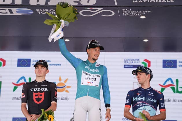 France s Kevin Vauquelin of Netcompany Ineos winner of the stage and rItaly s Alessandro Fancellu of MBH Bank CSB Telecom Fort during the Giro d™Abruzzo, stage 4 from Silvi to Controguerra (182 km) - Abruzzo, Italy - Friday, September 18, 2026. - cycling.  Copyright: xMassimoxPaolone LaPressex