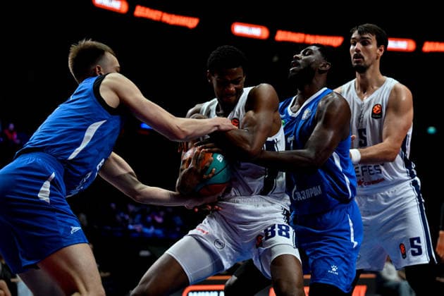 Zenit St. Petersburg v Anadolu Efes - VTB United League SuperCup MOSCOW, RUSSIA - SEPTEMBER 18: Kai Jones (88) of Anadolu Efes in action during the VTB United League SuperCup B Group match between Anadolu Efes and Zenit St. Petersburg in Moscow, Russia, on September 18, 2026. Sefa Karacan Anadolu Moscow Russia. Editorial use only. Please get in touch for any other usage.  Copyright: x2026xAnadoluxSefaxKaracanx