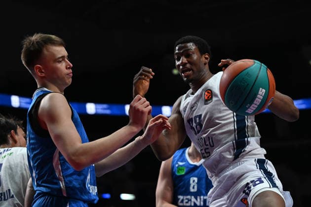 Zenit St. Petersburg v Anadolu Efes - VTB United League SuperCup MOSCOW, RUSSIA - SEPTEMBER 18: Kai Jones (88) of Anadolu Efes in action during the VTB United League SuperCup B Group match between Anadolu Efes and Zenit St. Petersburg in Moscow, Russia, on September 18, 2026. Sefa Karacan Anadolu Moscow Russia. Editorial use only. Please get in touch for any other usage.  Copyright: x2026xAnadoluxSefaxKaracanx